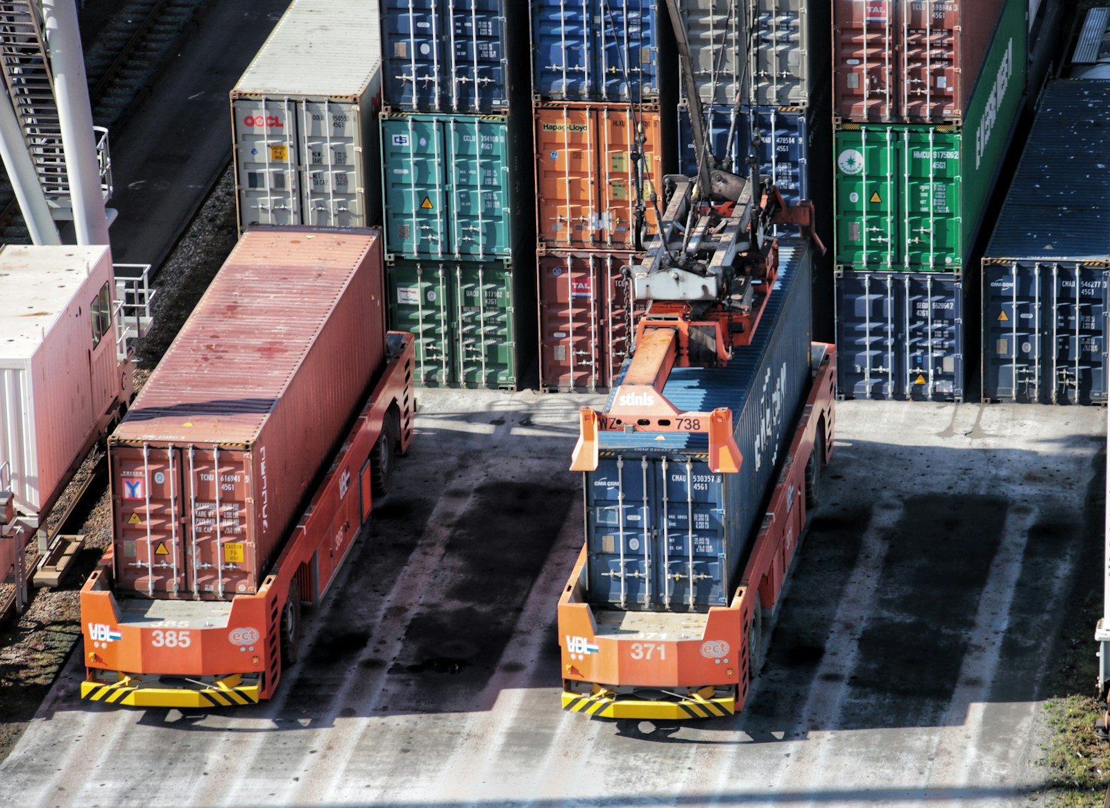 AGV (Automated Guided Vehicle) : applications et avantages en logistique